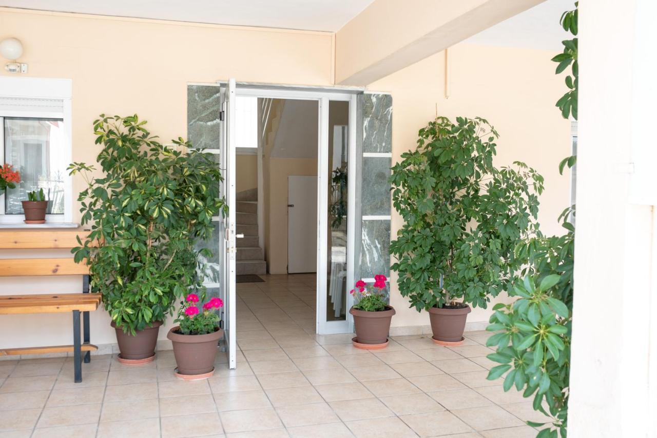 Μpasias Apartments Paralía Eksteriør billede