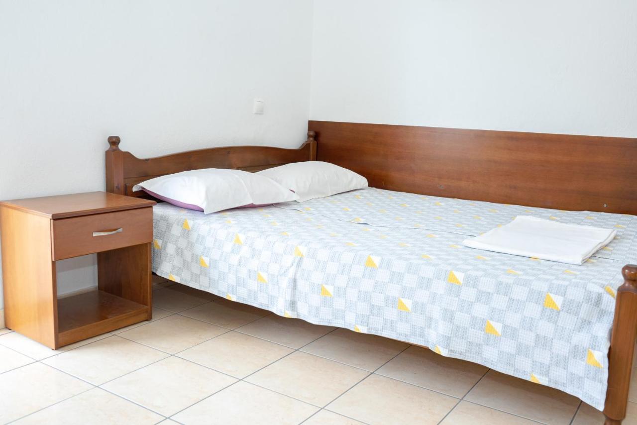 Μpasias Apartments Paralía Eksteriør billede