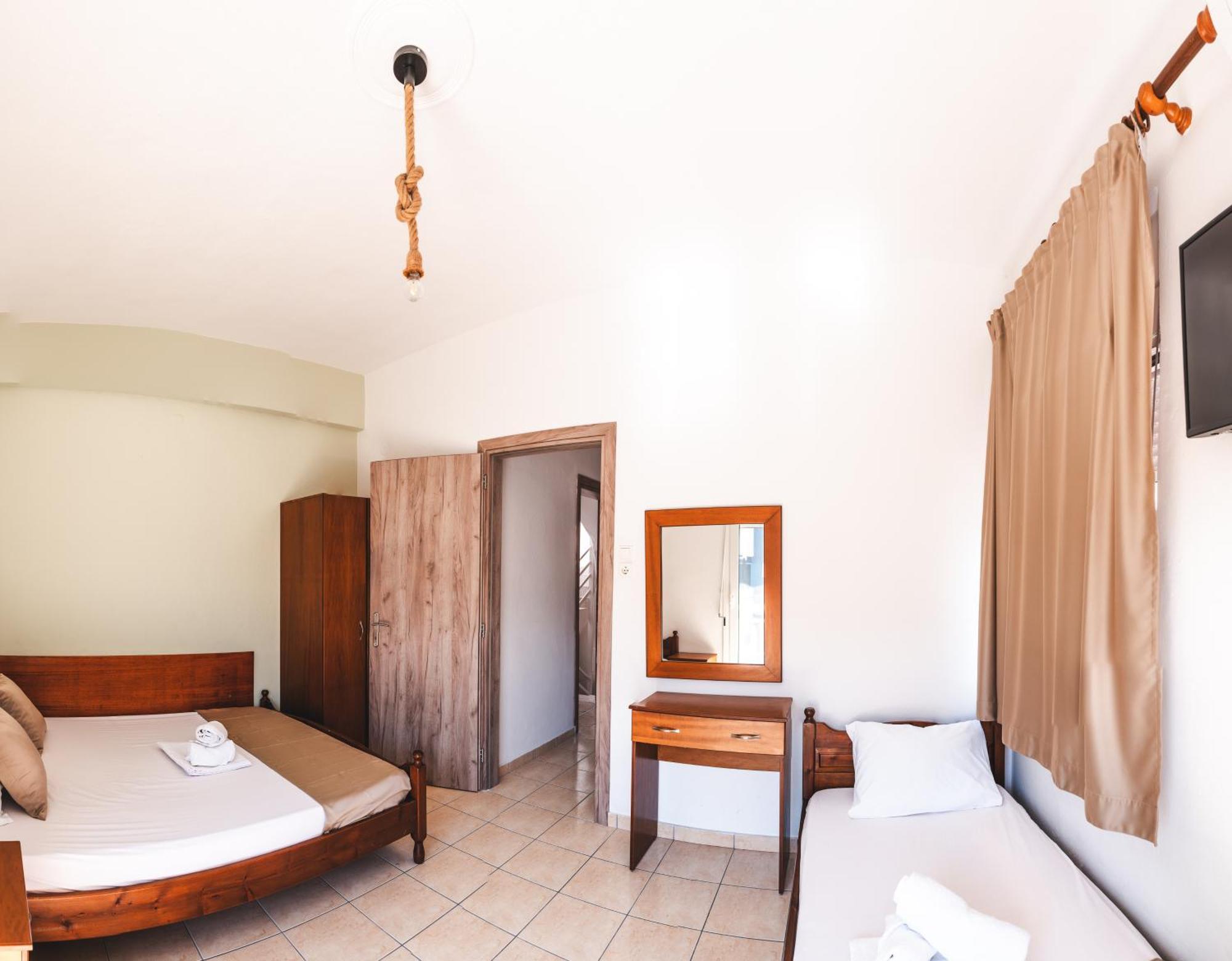 Μpasias Apartments Paralía Eksteriør billede