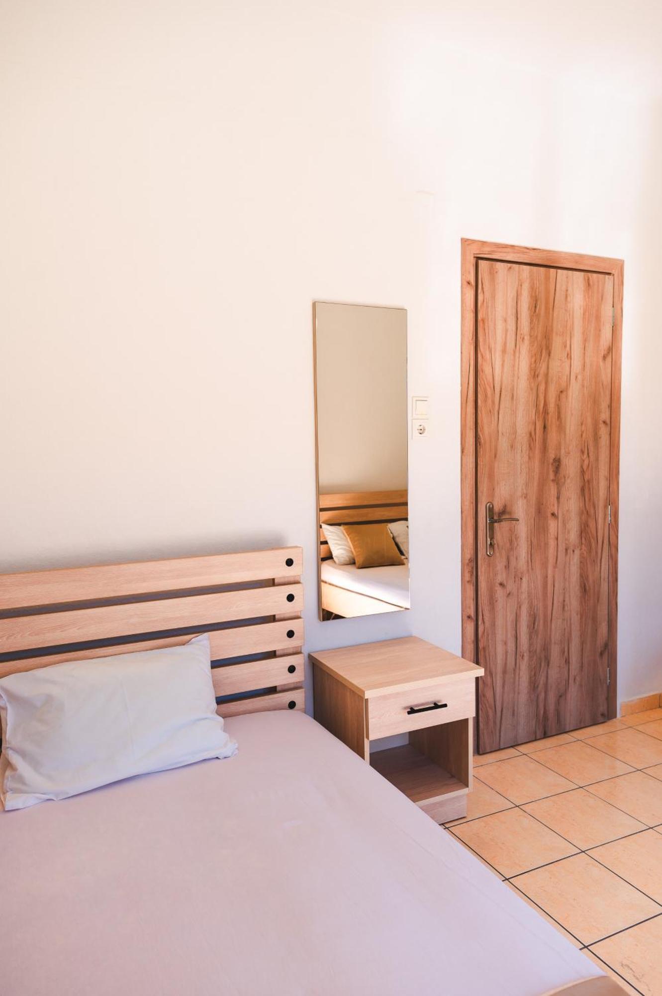 Μpasias Apartments Paralía Eksteriør billede